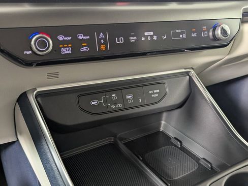 New 2026 Kia Carnival SX Prestige FWD image 17
