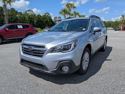 Used 2018 Subaru Outback 2.5i Premium AWD/4WD image 7