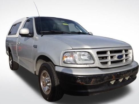 Used 2003 Ford F150 XL image 2