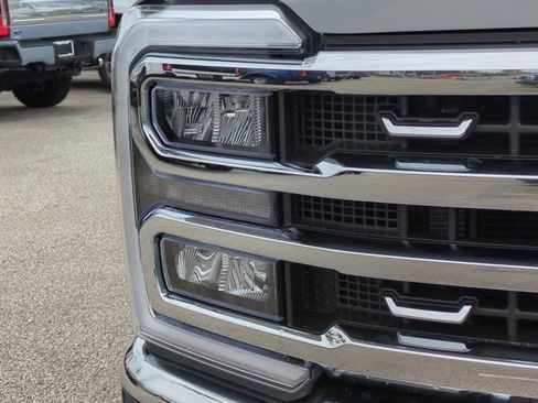 New 2026 Ford F250 Lariat w/ FX4 Off-Road Package image 10