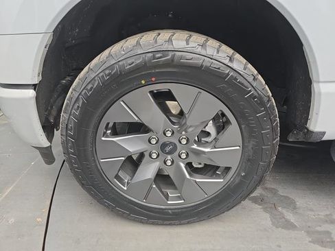 Used 2023 Ford F150 Lightning Lariat image 15