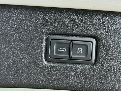 Used 2023 Audi Q7 3.0T Premium Plus w/ Premium Plus Package AWD/4WD image 39