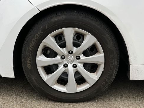 Used 2024 Toyota Corolla LE FWD image 13