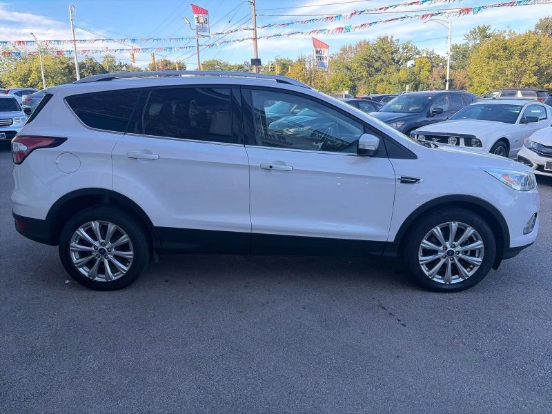 Used 2017 Ford Escape Titanium AWD/4WD image 4