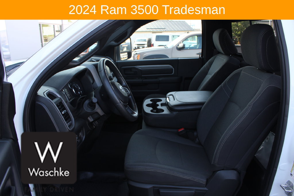 Used 2024 RAM 3500 Tradesman w/ Snow Chief Group AWD/4WD image 17