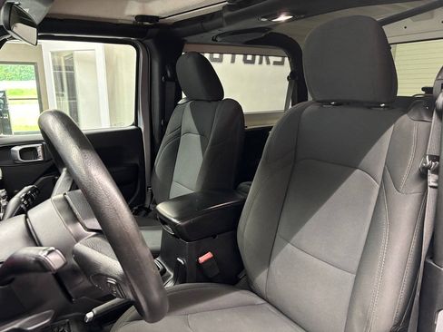 Used 2018 Jeep Wrangler Sport AWD/4WD image 15