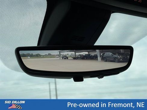 Used 2021 Chevrolet Suburban Premier w/ Premium Package AWD/4WD image 16