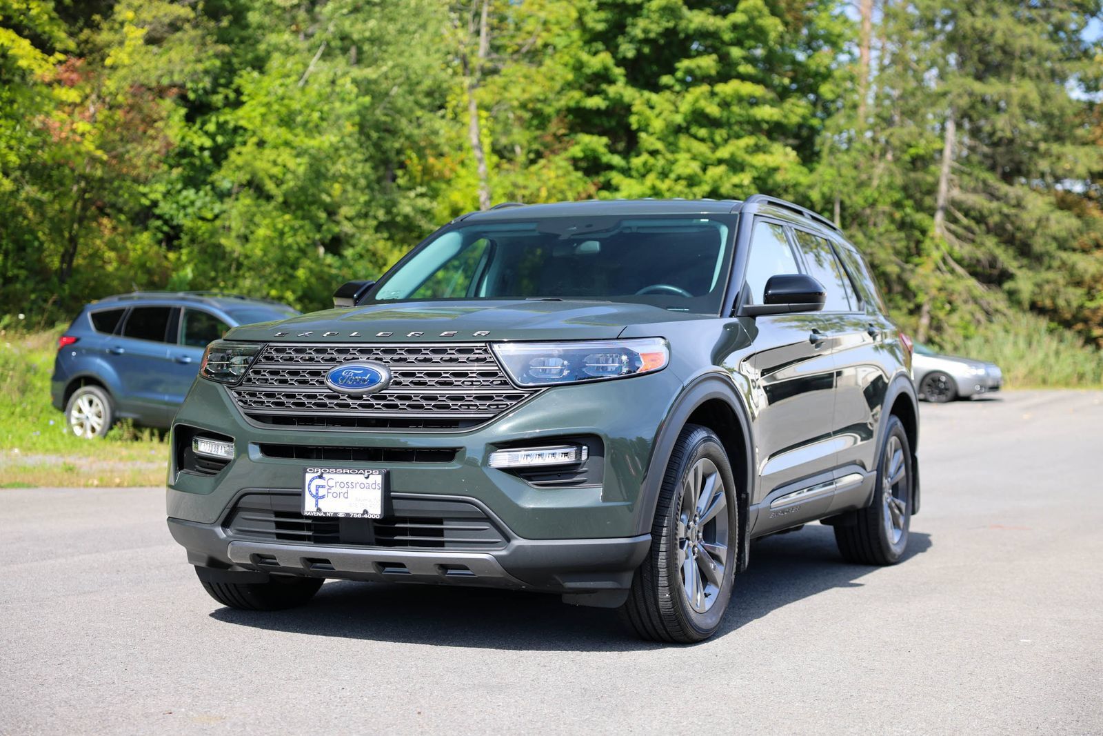Certified 2023 Ford Explorer XLT w/ Equipment Group 202A AWD/4WD image 1