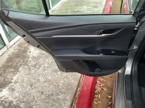 Used 2025 Toyota Camry SE image 16