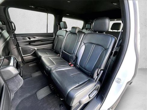 Used 2024 Jeep Wagoneer 2WD image 28