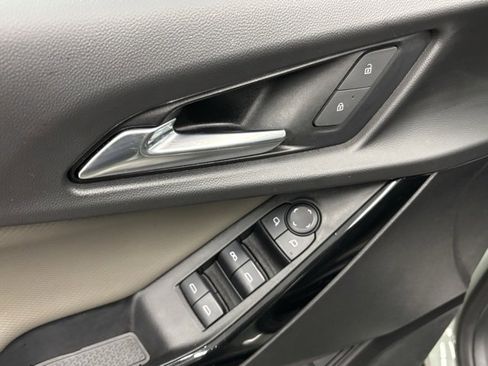 Used 2025 Chevrolet Equinox LT w/ Convenience Package II image 12