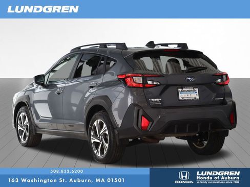 Used 2024 Subaru Crosstrek 2.0i Premium image 3