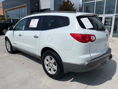 Used 2009 Chevrolet Traverse LT FWD image 15
