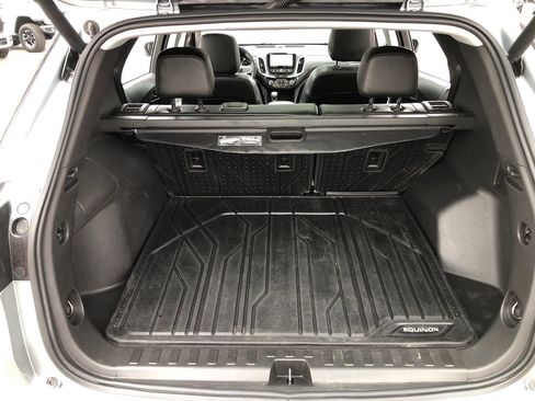 Used 2023 Chevrolet Equinox Premier image 18