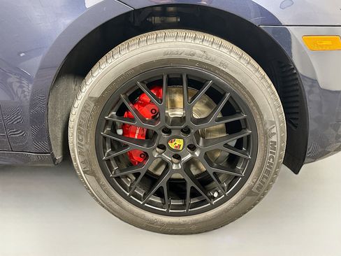 Used 2017 Porsche Macan GTS w/ Premium Package Plus image 32