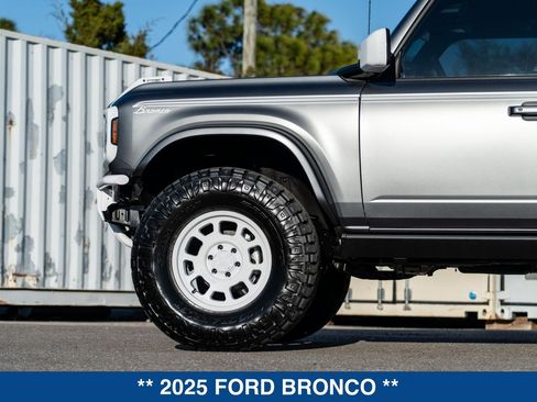 New 2025 Ford Bronco Heritage Edition AWD/4WD image 17
