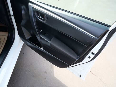 Used 2016 Toyota Corolla L image 30