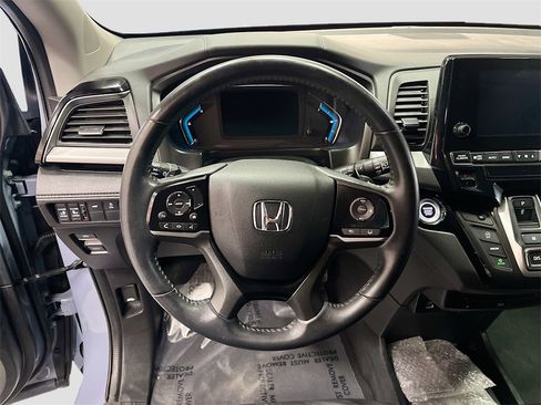 Used 2023 Honda Odyssey Touring image 11