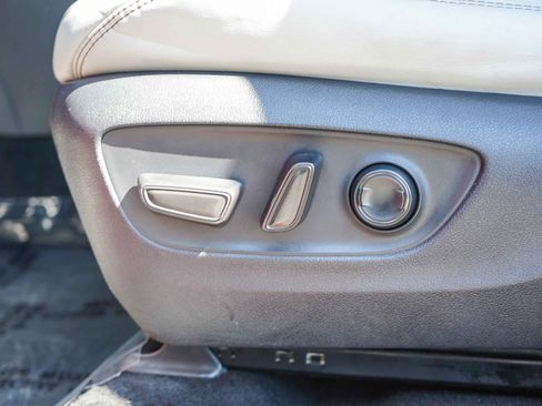 Used 2022 Toyota RAV4 XLE Premium image 23