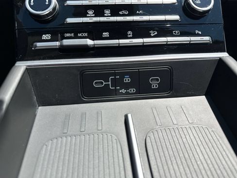 Used 2025 Hyundai Santa Fe SE AWD/4WD image 65