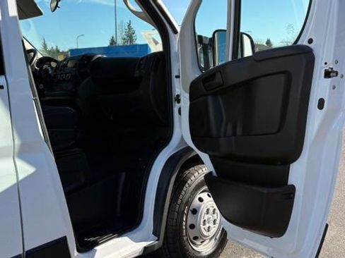 Used 2018 RAM ProMaster 2500 w/ Interior Convenience Group image 19