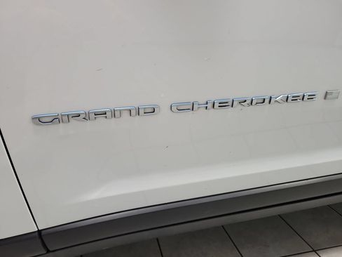 Used 2024 Jeep Grand Cherokee Limited 4xe AWD/4WD image 27