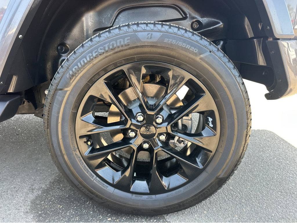 Used 2021 Jeep Wrangler Unlimited Sahara AWD/4WD image 14