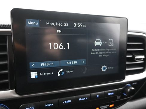 Used 2021 Hyundai Venue SE image 18