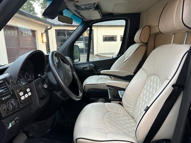 Used 2017 Mercedes-Benz Sprinter 2500 image 10