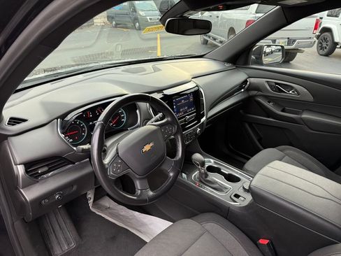 Used 2022 Chevrolet Traverse LT image 10