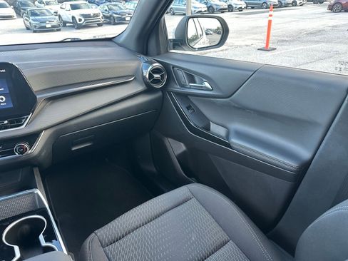 Used 2025 Chevrolet Equinox LT image 34