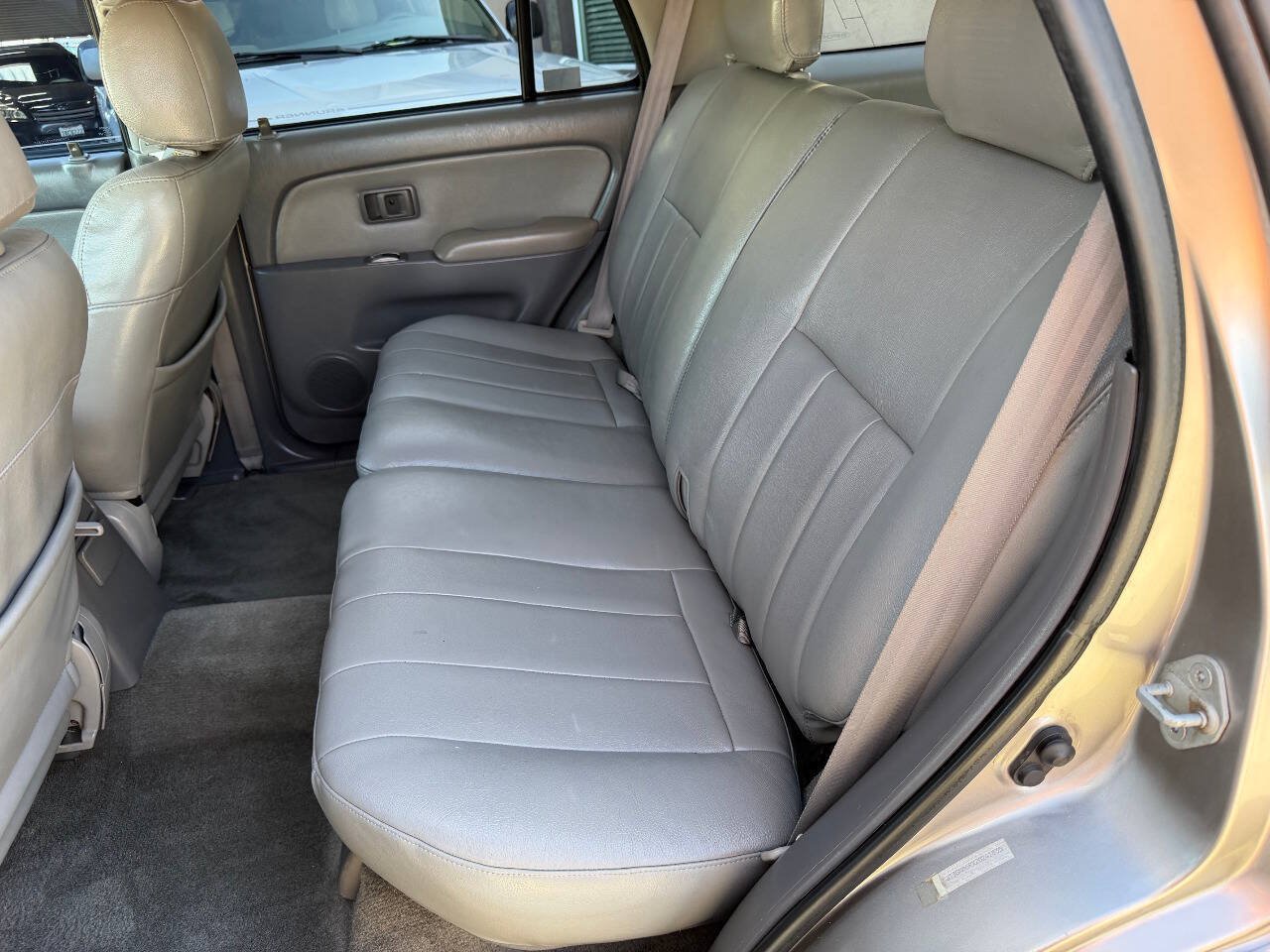 Used 2002 Toyota 4Runner SR5 w/ Sport Edition RWD image 15