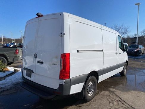 Used 2024 Mercedes-Benz Sprinter 2500 image 3