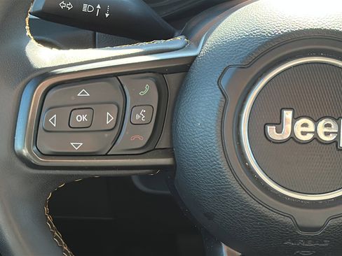 Used 2024 Jeep Wrangler Sport S image 10