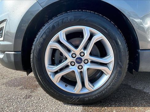 Used 2017 Ford Edge Titanium w/ Equipment Group 301A AWD/4WD image 2