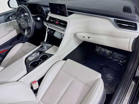 Used 2025 Genesis G70 2.5T RWD image 36