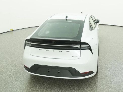 New 2026 Toyota Prius SE image 7