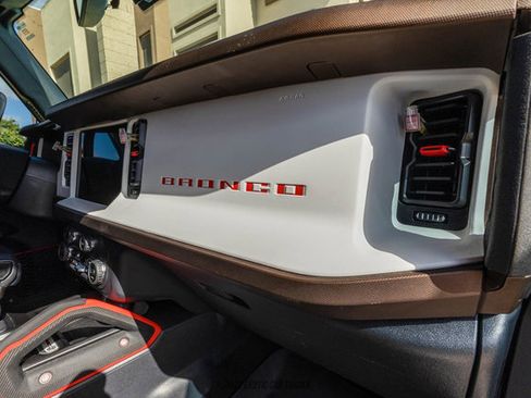 Used 2023 Ford Bronco Heritage Edition AWD/4WD image 33