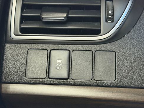 Used 2017 Toyota Camry LE image 20