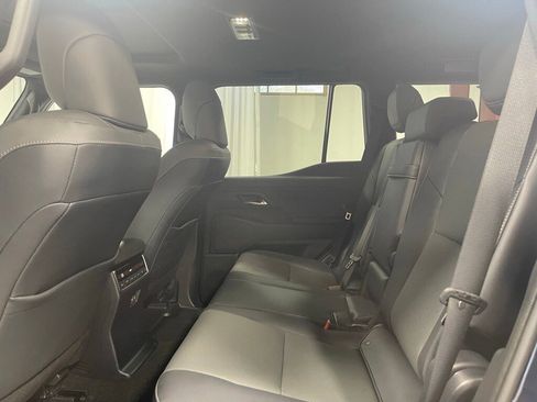 Used 2025 Lexus GX 550 w/ Accessory Package (2T) image 25