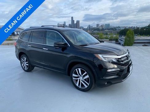 Used 2017 Honda Pilot Touring image 1