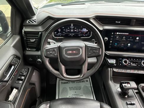 Used 2024 GMC Sierra 1500 AT4 w/ Technology Package AWD/4WD image 13