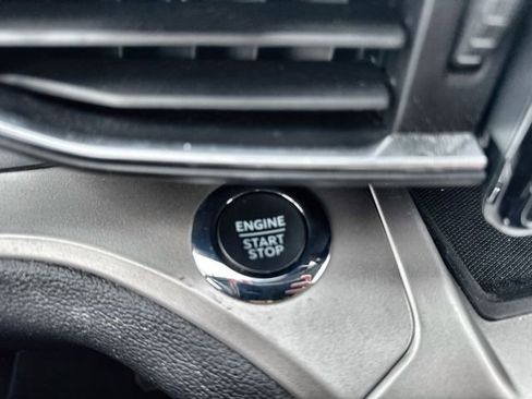 Used 2022 Ford Explorer XLT w/ Equipment Group 202A image 25