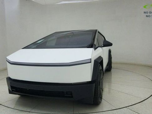 Used 2024 Tesla Cybertruck AWD Crew Cab image 62