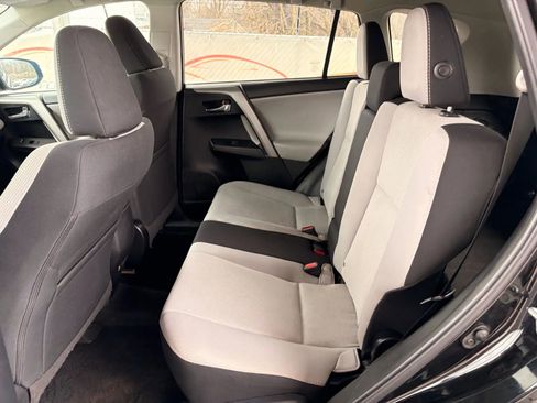 Used 2017 Toyota RAV4 XLE image 18