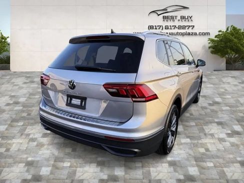Used 2022 Volkswagen Tiguan SE FWD image 7