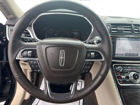 Used 2020 Lincoln Continental AWD w/ Premium Package image 16