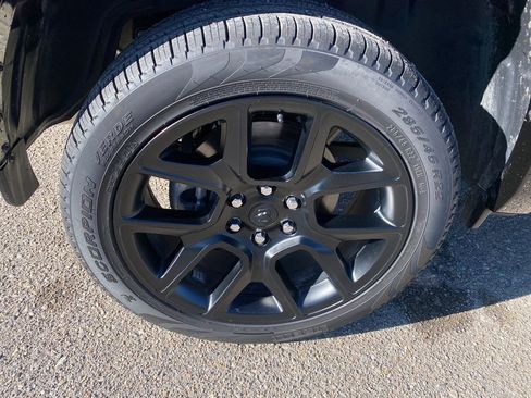 Used 2025 RAM 1500 Laramie w/ Night Edition image 31