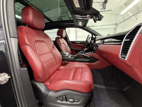 Certified 2022 Porsche Cayenne S image 23