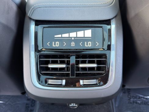 Used 2020 Volvo V60 T6 R-Design FWD image 36